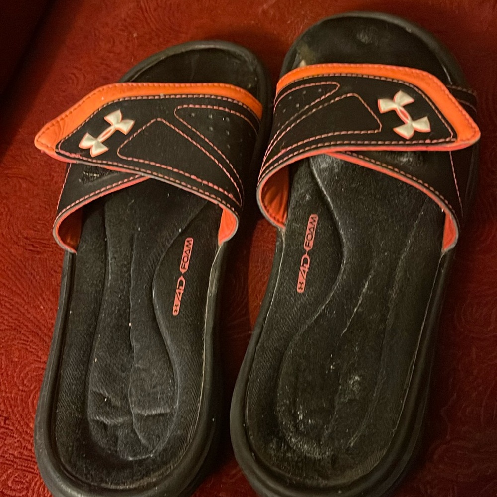 UNDER ARMOUR